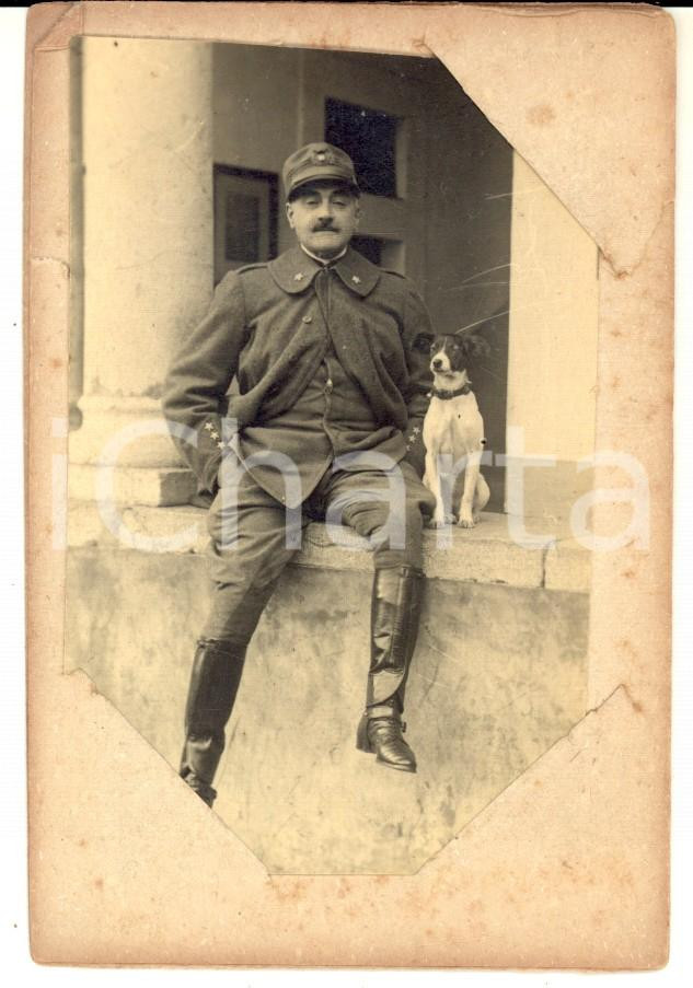 Fotografia d epoca originale 1915 ca WWI ZONA DI GUERRA Capitano di fanteria con un cane Foto 7x11 cm 1