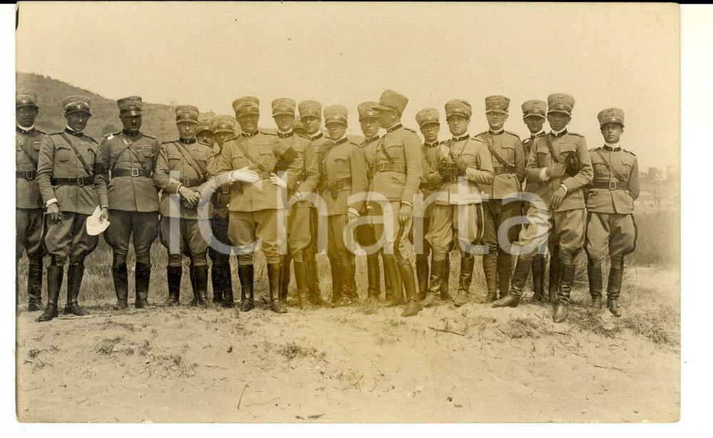 Fotografia d epoca originale 1927 ALBENGA SV Militari di artiglieria posano lungo la spiaggia Foto FP 1