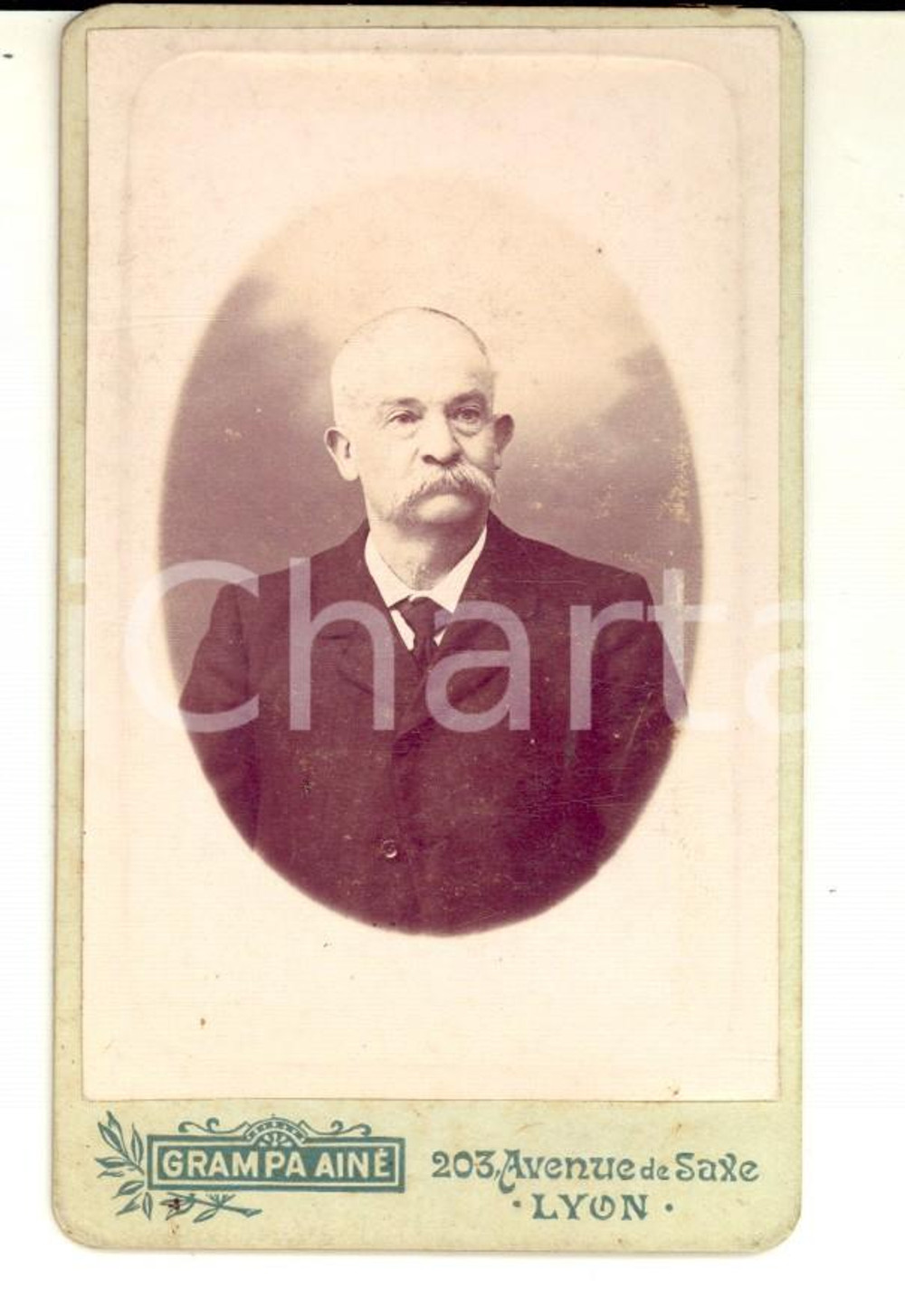 Fotografia d epoca originale 1890 LYON FR Ritratto di anziano in abito scuro Foto GRAMPA AINE CDV 1