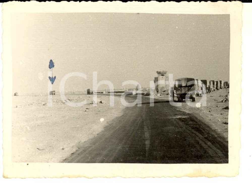 Fotografia d epoca originale 1943 WW2 PASSO DI HALFAYA LIBIAEGITTO Colonna di autocarri italiani foto 10x7 1