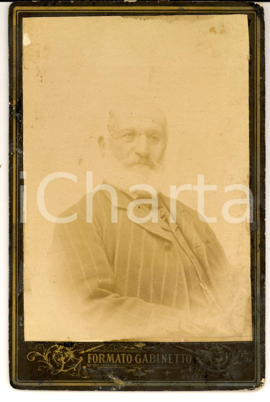 Fotografia d epoca originale 1890 ca MILANO ? Ritratto anziano in abito a righe Foto famiglia MARITANI 1