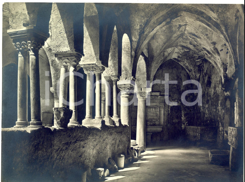 Fotografia d epoca originale 1940 ca CAVA DE  TIRRENI SA Chiostro dell abbazia Fotografia VINTAGE 1
