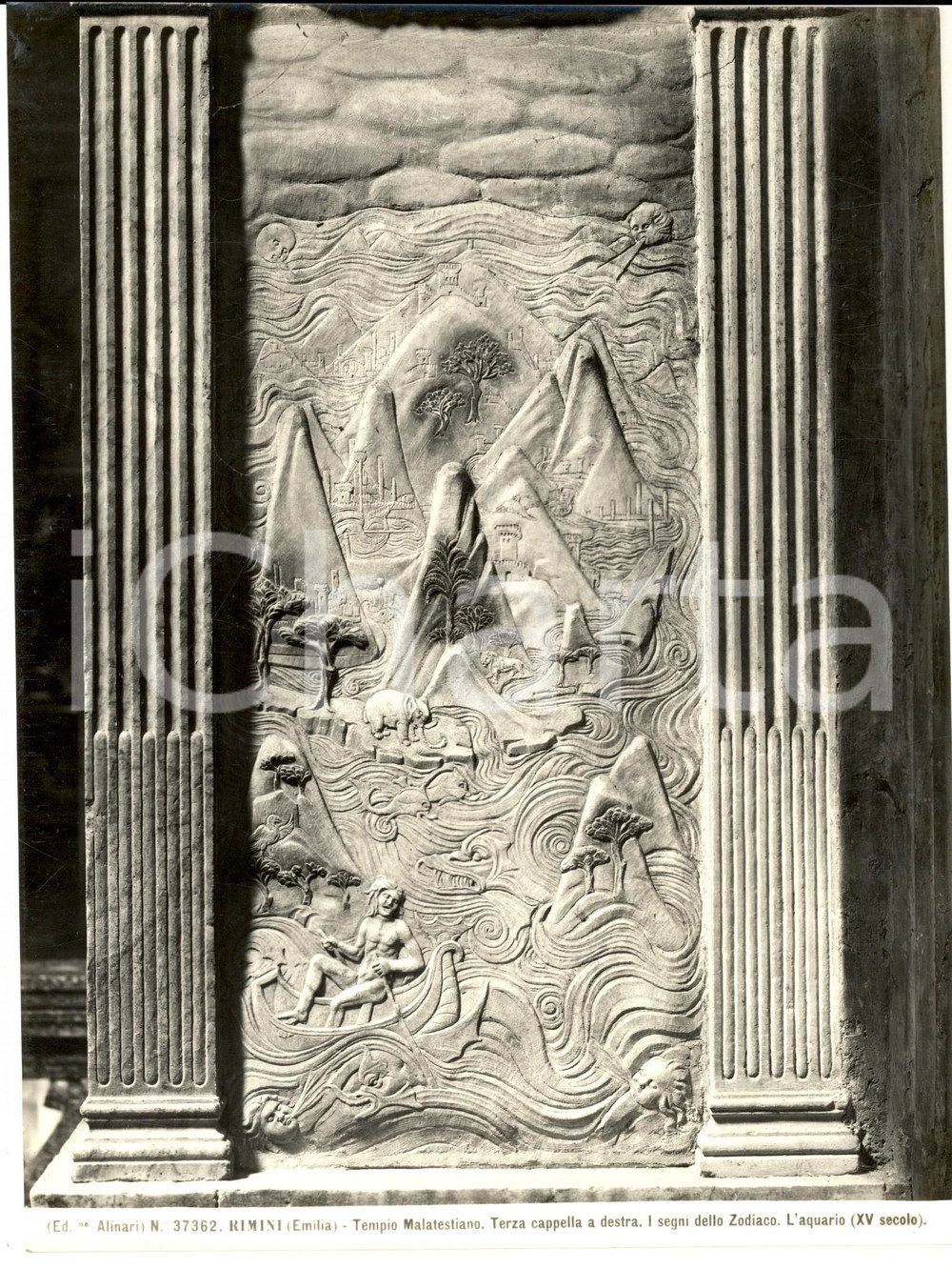 Fotografia d epoca originale 1930 ca RIMINI Tempio MALATESTIANO Segni dello Zodiaco  Acquario Foto ALINARI 1