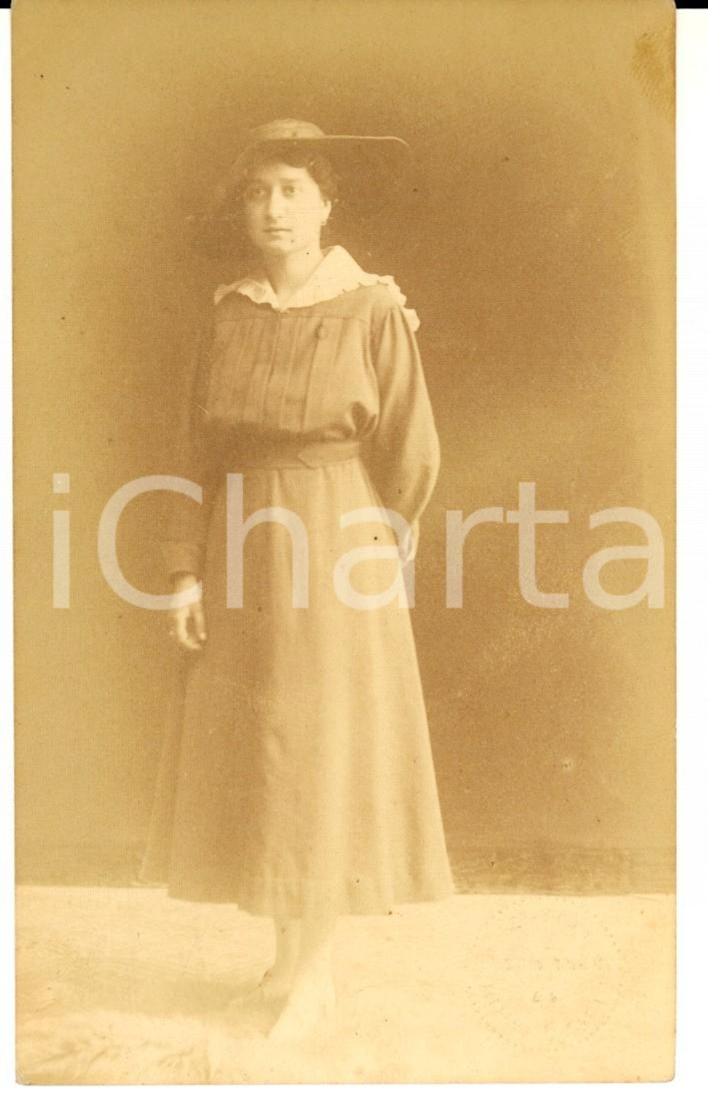 Fotografia d epoca originale 1917 FIRENZE Ritratto di donna in abito lungo Fotografia GIOVANNARDI FP 1