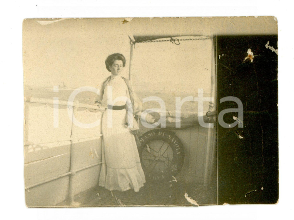 Fotografia d epoca originale 1910 RIO DE JANEIRO Nave TOMASO DI SAVOIA  Donna sul ponte di comando Foto 6x4 1