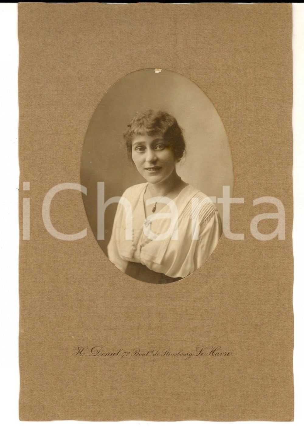 Fotografia d epoca originale 1910 ca LE HAVRE F Ritratto di donna con camicia bianca Foto DENIEL 11x16 cm 1