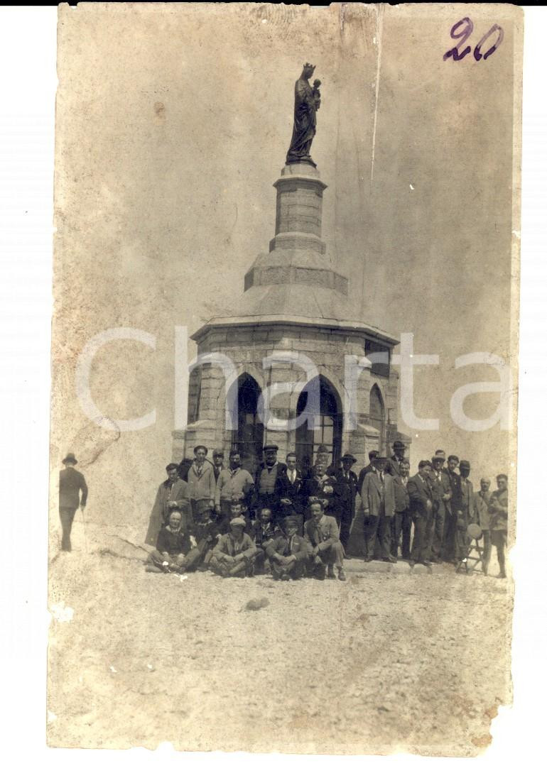 Fotografia d epoca originale 1930 ca MONTE GRAPPA Raduno di ex combattenti al Santuario Foto DANNEGGIATA 1