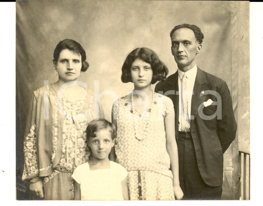 Fotografia d epoca originale 1920 ca NAPOLI ? Ritratto di famiglia borghese Foto VINTAGE 11x9 cm 1