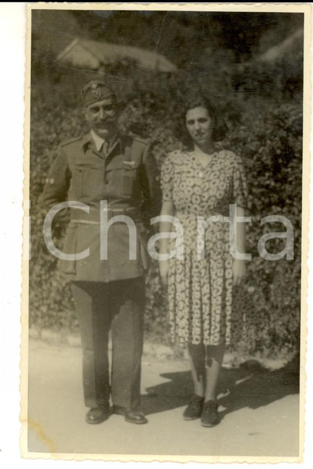 Fotografia d epoca originale 1941 BORGO FORNARI AL Ritratto di ufficiale con la moglie Foto cartolina FP 1
