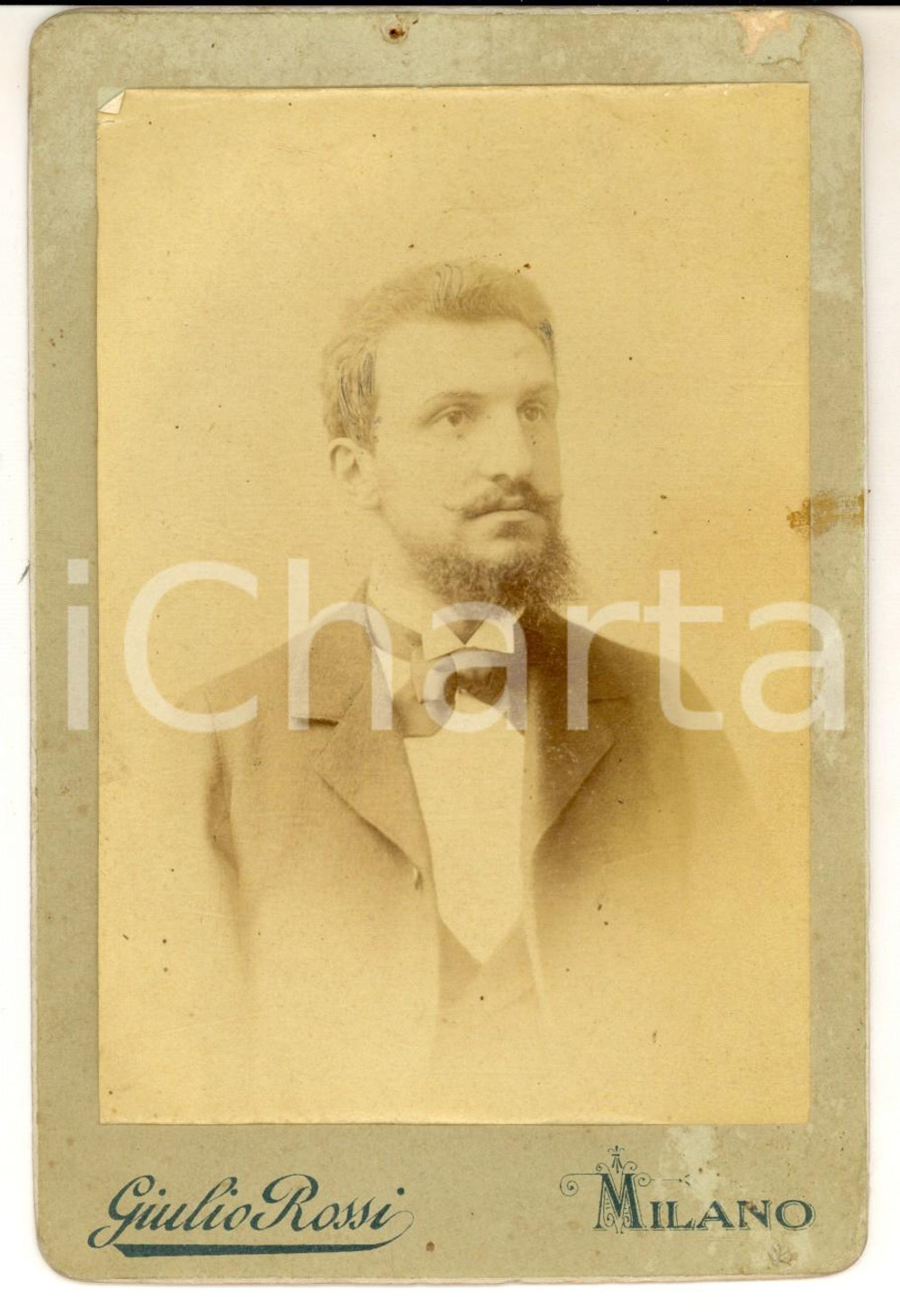 Fotografia d epoca originale 1890 ca MILANO Ritratto di un giovane uomo Foto Giulio ROSSI 11x16 DANNEGGIATA 1
