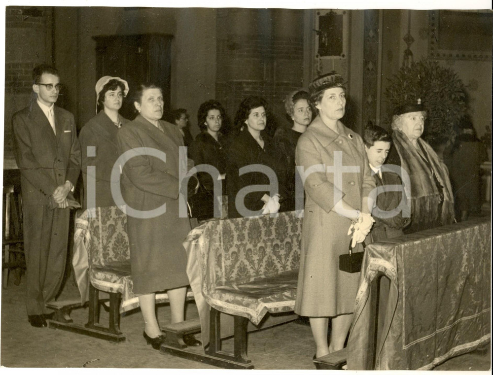 Fotografia d epoca originale 1959 MILANO Chiesa di S. PIETRO IN SALA Una funzione religiosa Foto 24x18 1