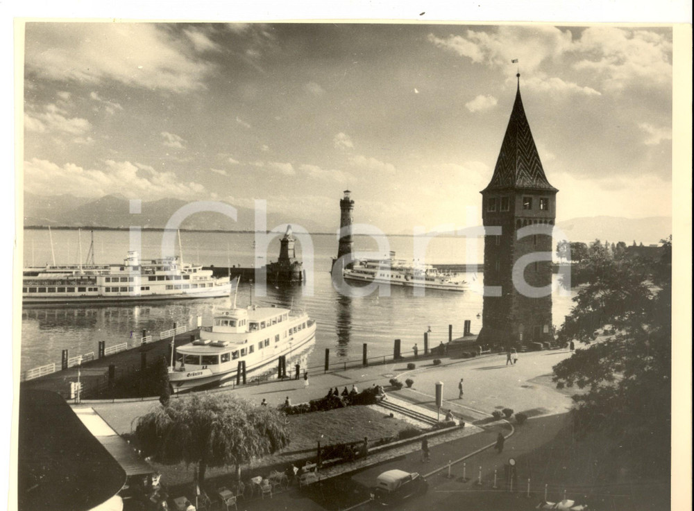 Fotografia d epoca originale 1967 LINDAU GERMANIA Veduta del porto Fotografia ANIMATA navi 27x20 cm 1