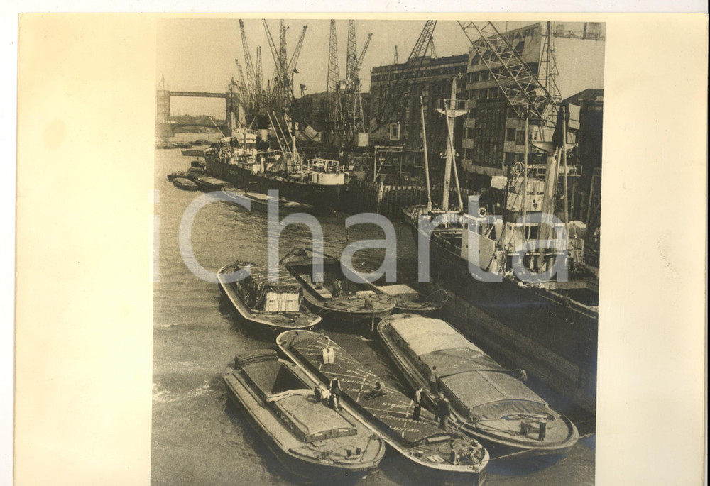 Fotografia d epoca originale 1967 LONDON Veduta del porto commerciale Fotografia ANIMATA navi 30x21 cm 1
