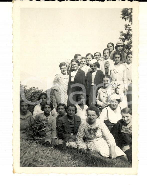 Fotografia d epoca originale 1934 AREA DI TORINO Gita sociale tra ragazze Foto VINTAGE 7x9 cm 1