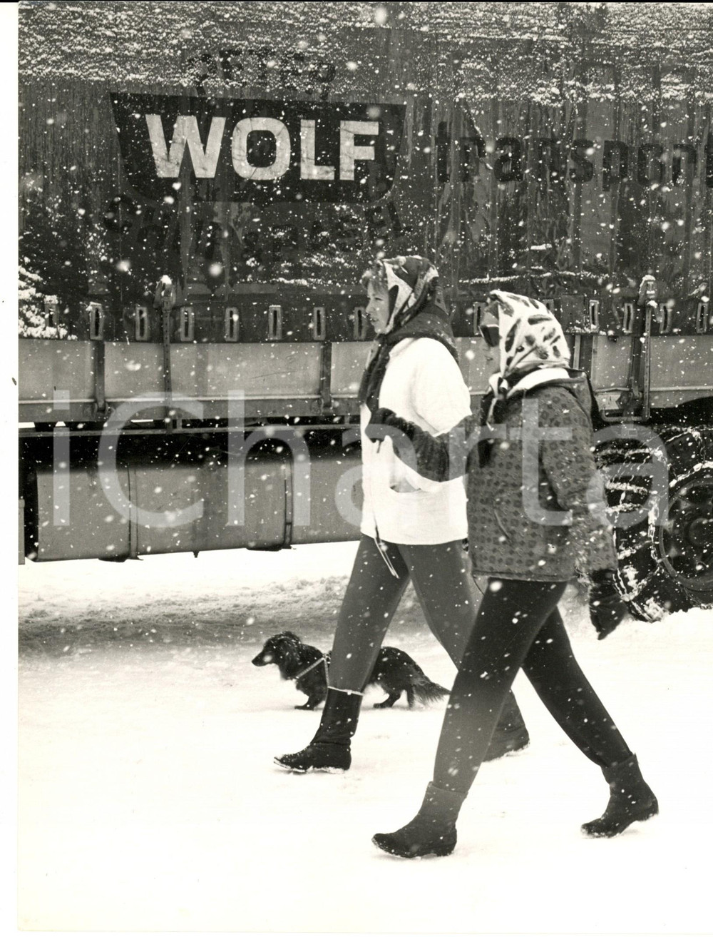 Fotografia d epoca originale 1960 ca KLOSTERS Paola del BELGIO passeggia con un amica Fotografia 21x26 1