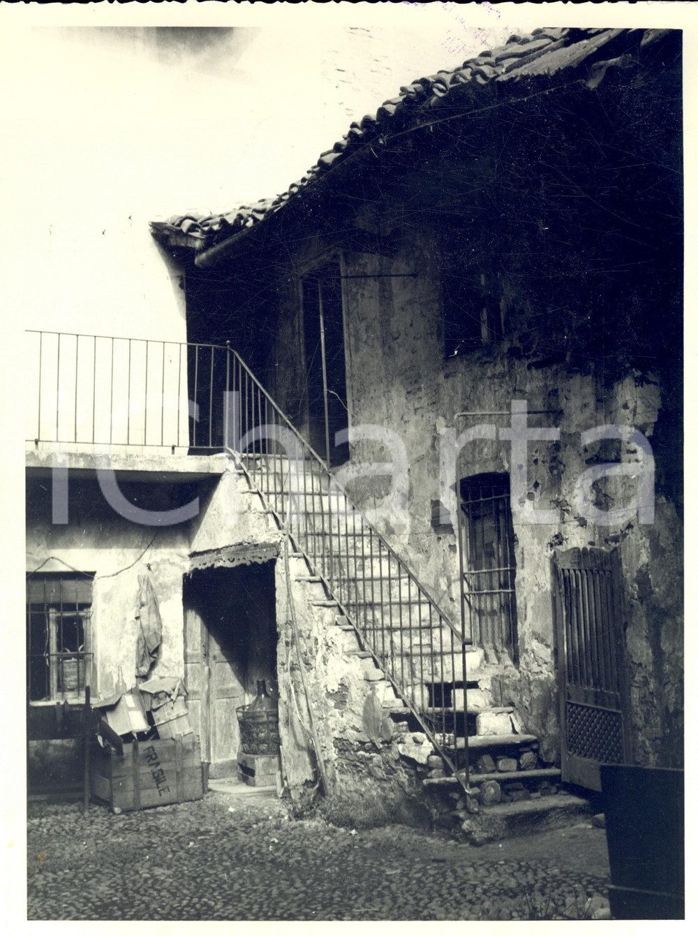 Fotografia d epoca originale 1954 GARLASCO Via Roma  Cortile di una cascina Foto ARTISTICA 24x17 cm 1