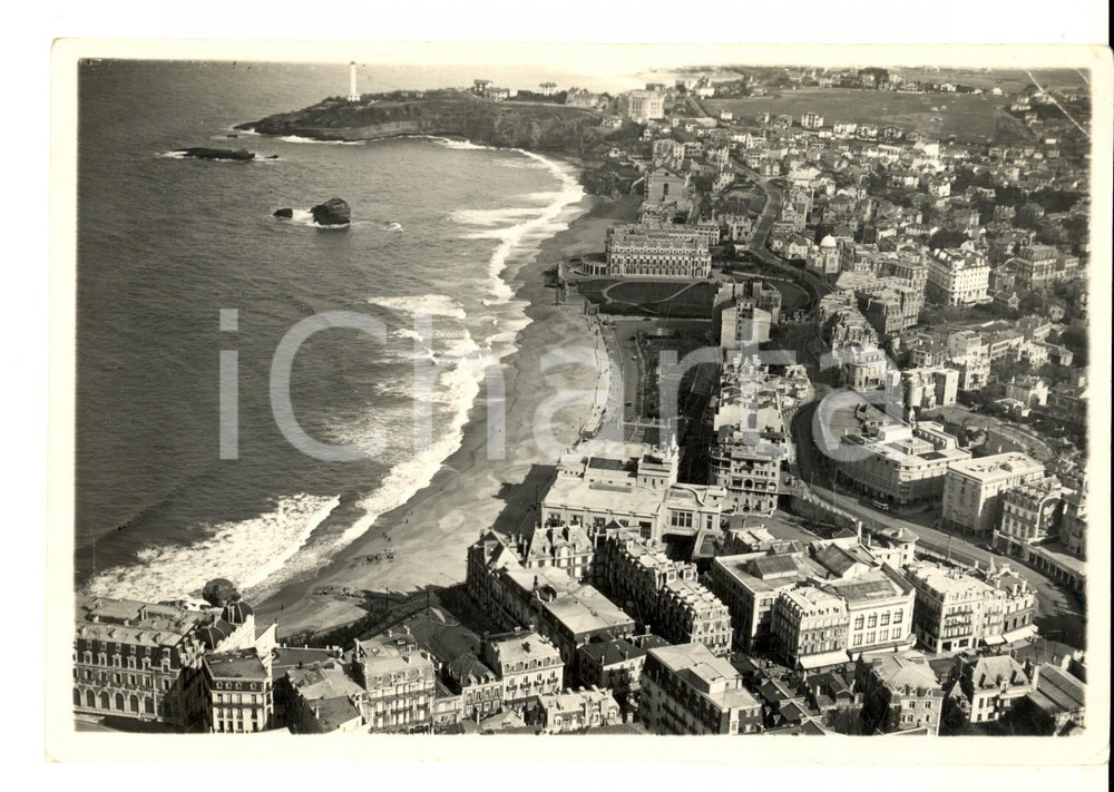 Fotografia d epoca originale 1950 ca BIARRITZ  F Veduta aerea con il faro e l Hotel du Palais Foto 18x13 1