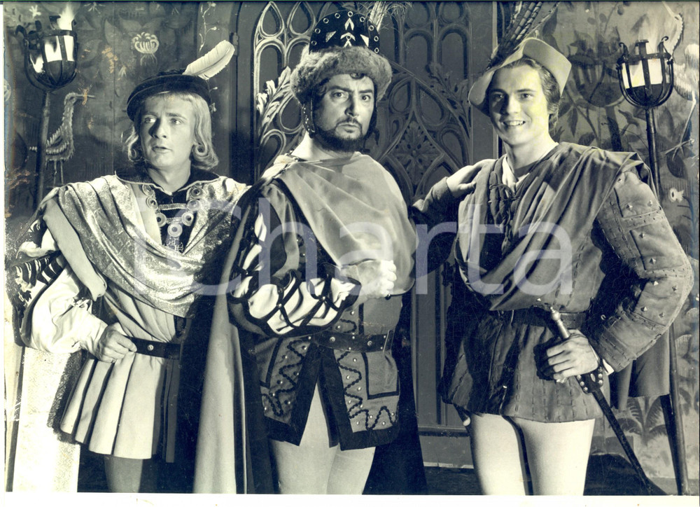Fotografia d epoca originale 1960 ca CINEMA FRANCE Acteurs dans un film historique Photo 29x23 cm 1
