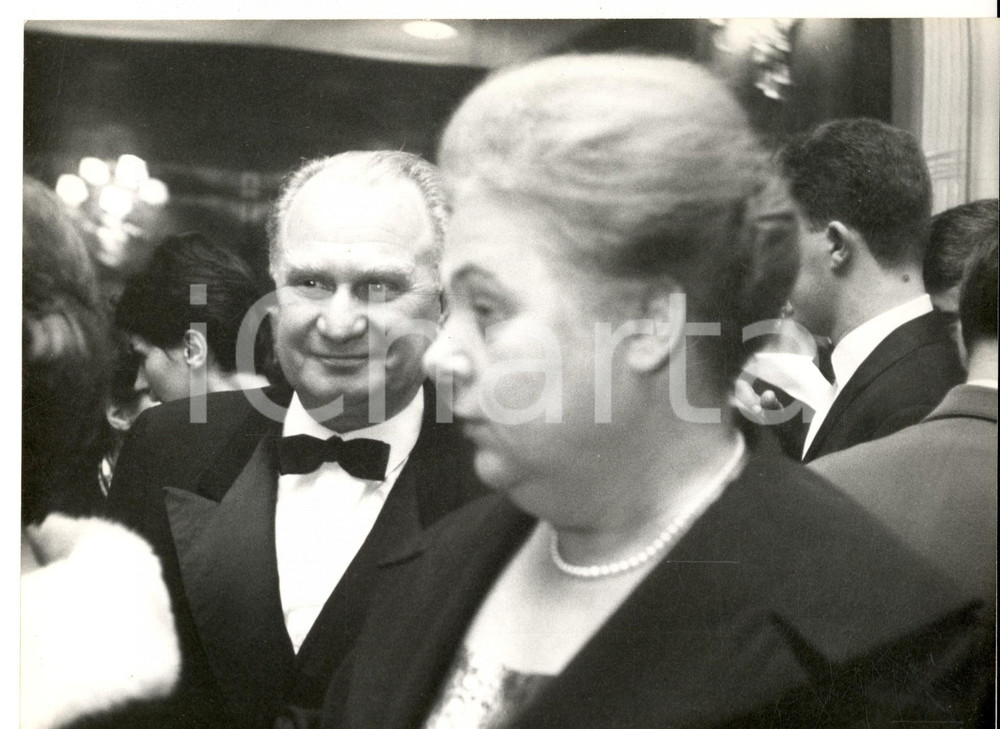 Fotografia d epoca originale 1955 ca PARIS Sergej VINOGRADOV  ambasciatore URSS con la moglie Foto 24x18 1