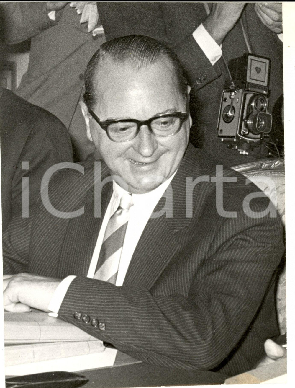 Fotografia d epoca originale 1970 ca PARIS ELYSEE ? Politico a un incontro internazionale Fotografia 17x24 1