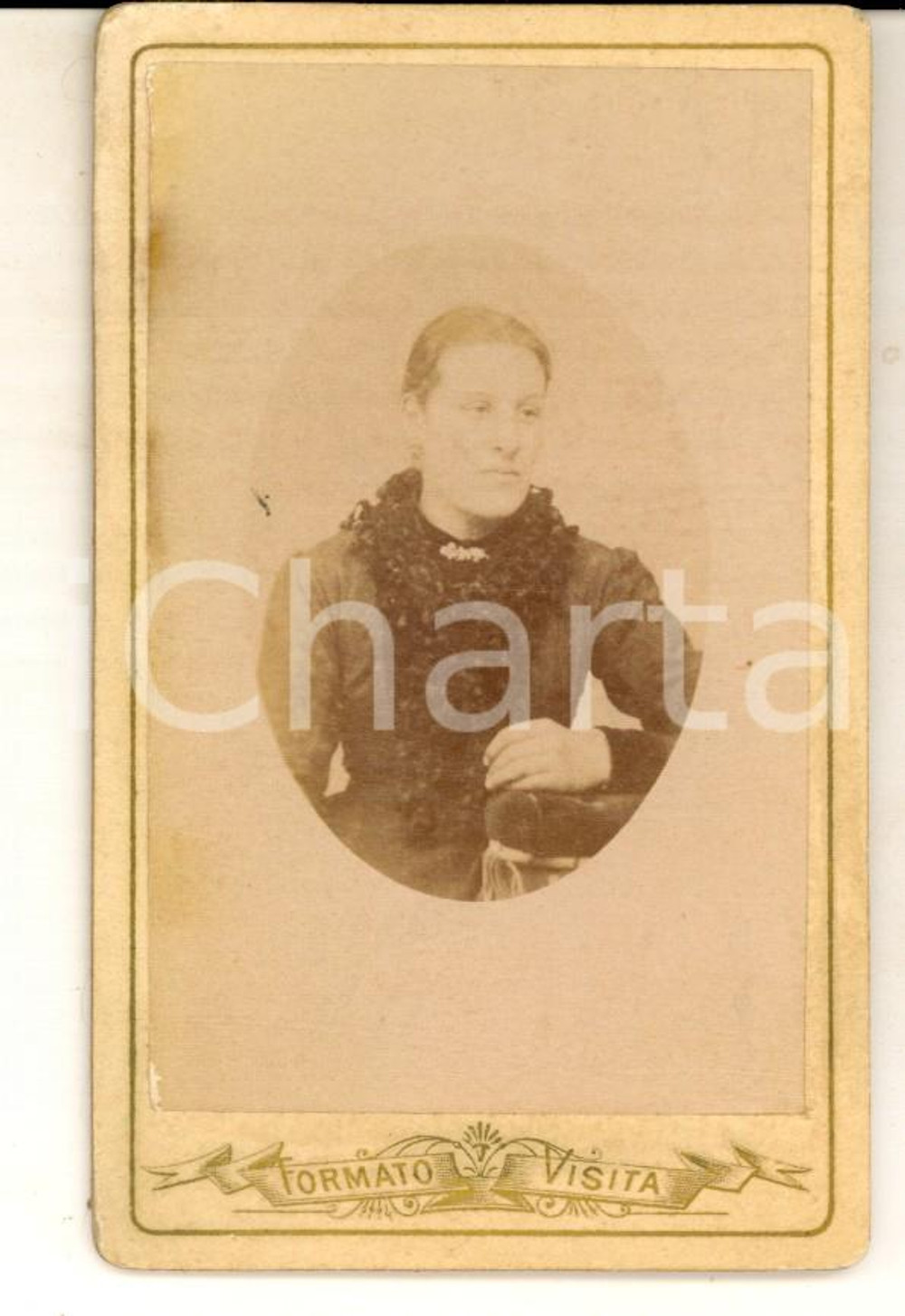 Fotografia d epoca originale 1880 ca MILANO ? Ritratto di donna con stola in pelliccia Foto VINTAGE CDV 1