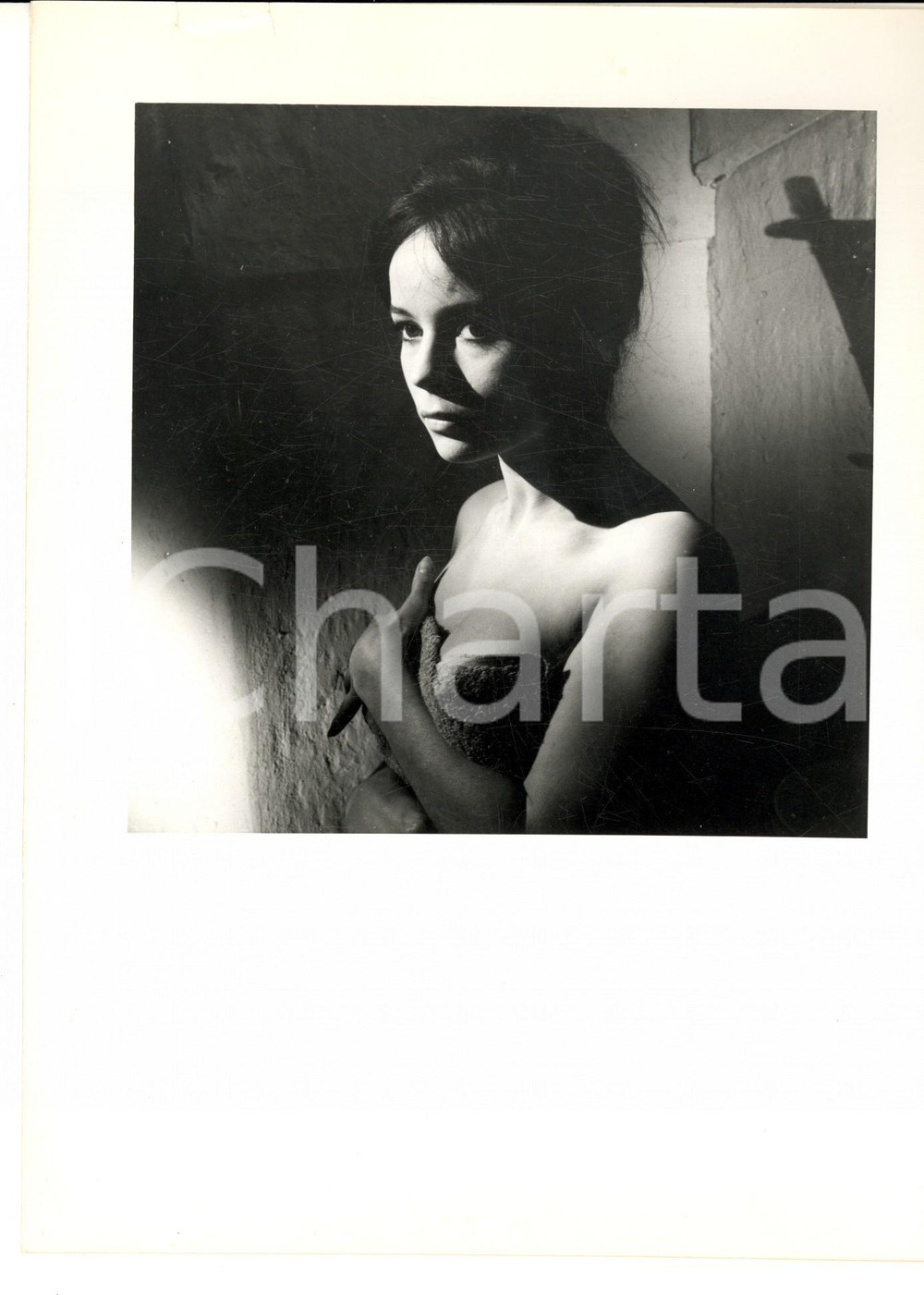 Fotografia d epoca originale 1960 ca PARIS Ritratto di attrice dopo il bagno Foto ARTISTICA 18x24 cm 1