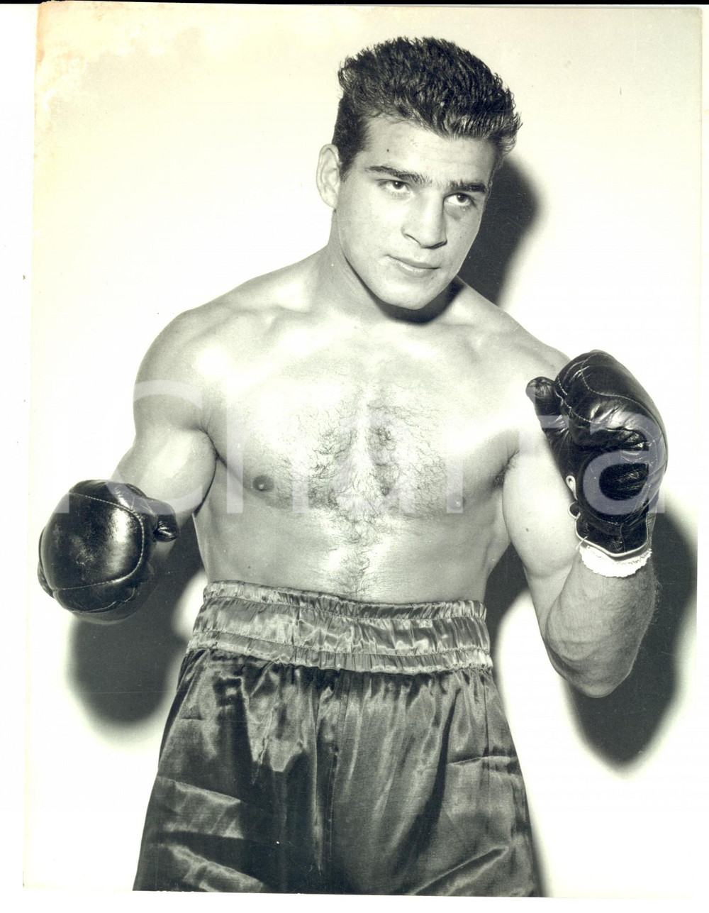 Fotografia d epoca originale 1980 ca BOXE Ritratto di un giovane pugile Fotografia DANNEGGIATA 18x24 cm 1