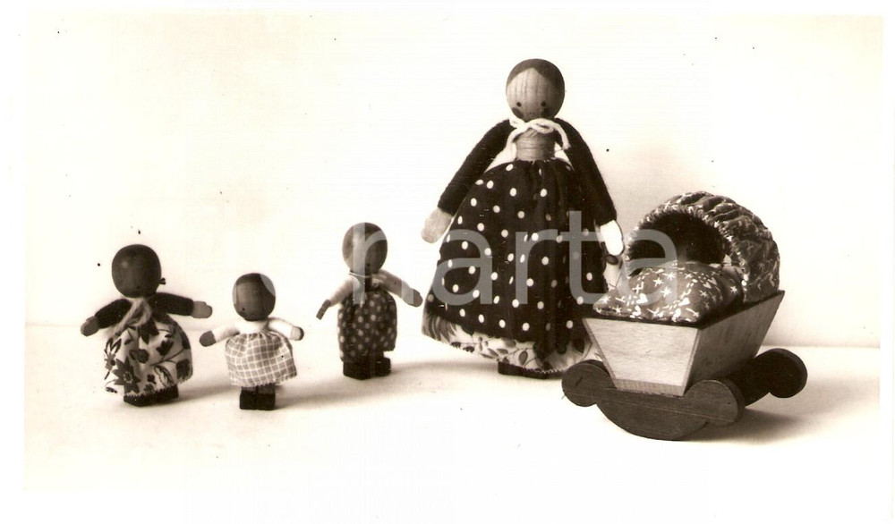 Fotografia d epoca originale 1936 MILANO Mostra del giocattolo  Pupazzi di legno Fotografia 1