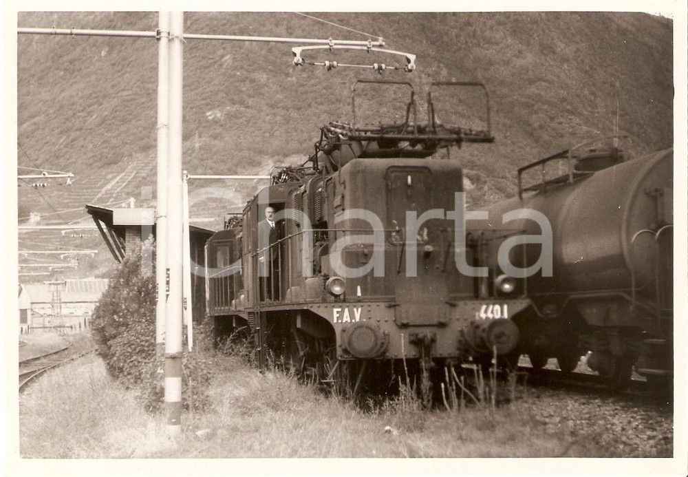 Fotografia d epoca originale 1975 ca FAV Ferrovia della VALTELLINA Locomotiva E.4401 Foto 14x10 cm 1