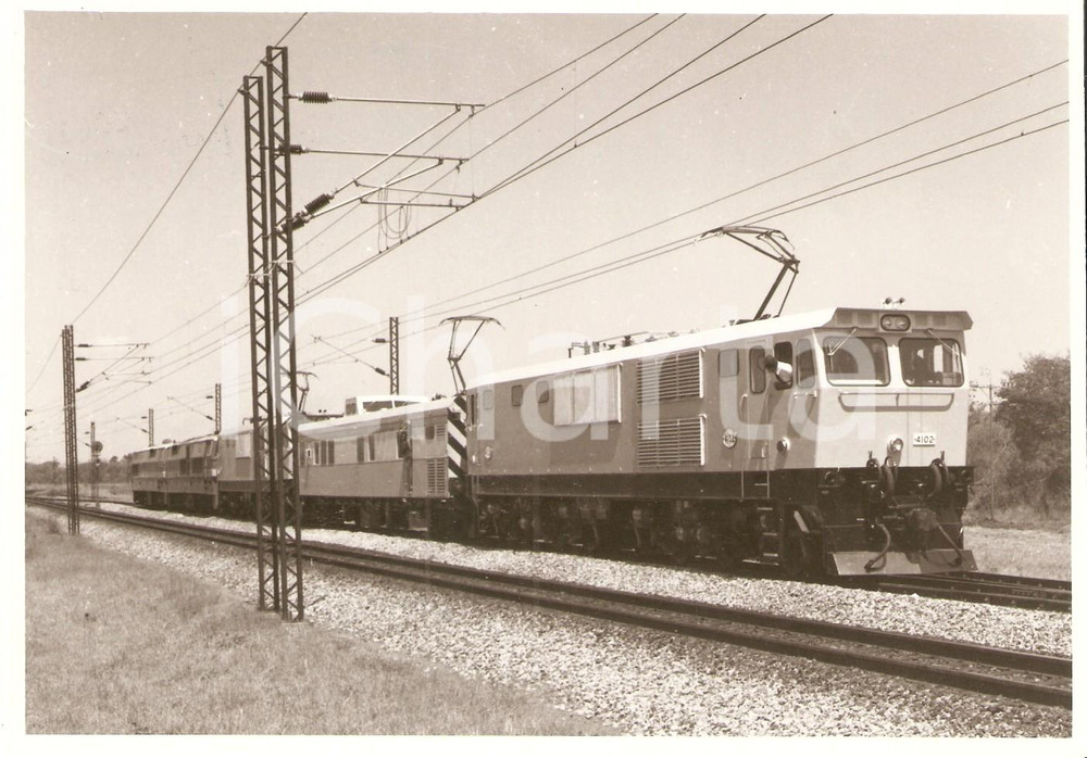 Fotografia d epoca originale 1975 ca NRZ National Railways of ZIMBABWE Electric locomotive ELI 4102 Foto 1