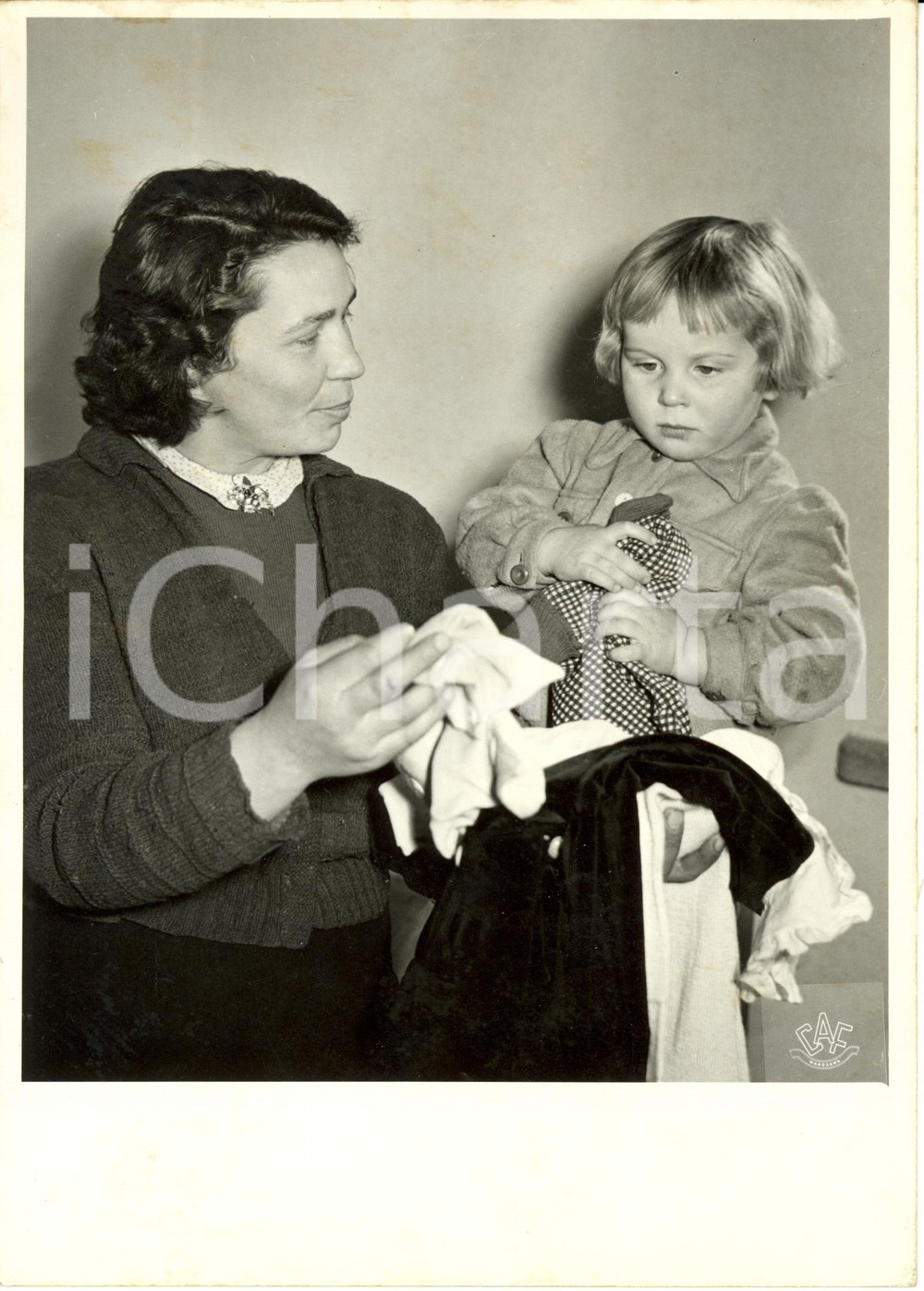 Fotografia d epoca originale 1954 CRACOVIA Polonia Wladzio SURMA Primo bimbo di NOWA HUTA e la madre Foto 1