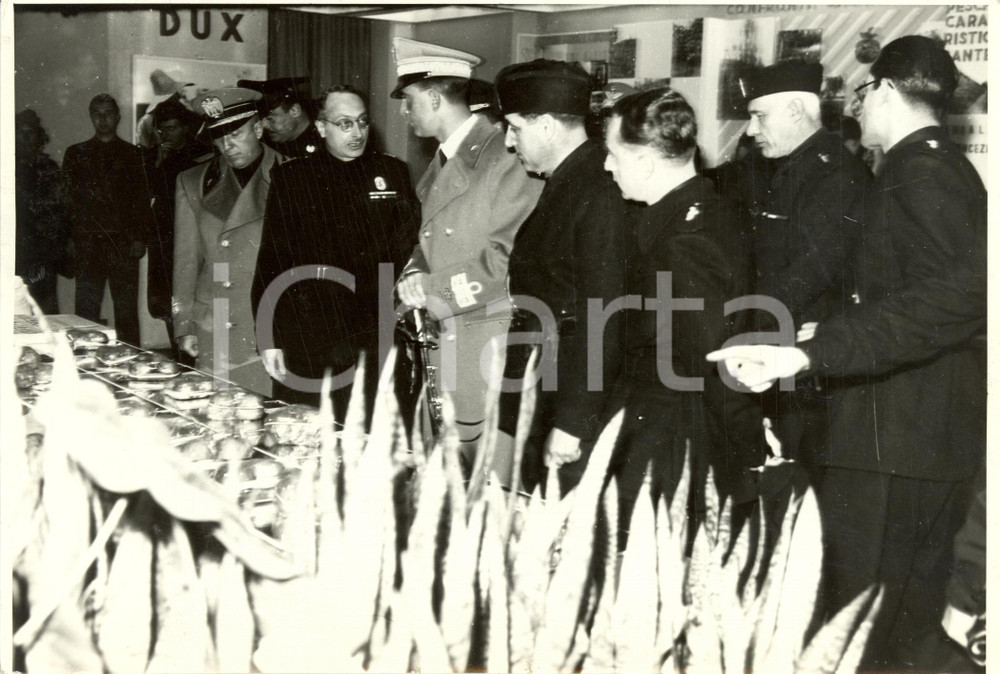 Fotografia d epoca originale 1938 TORINO Mostra Autarchia  Umberto II visita Padiglione Agricoltura Foto 1