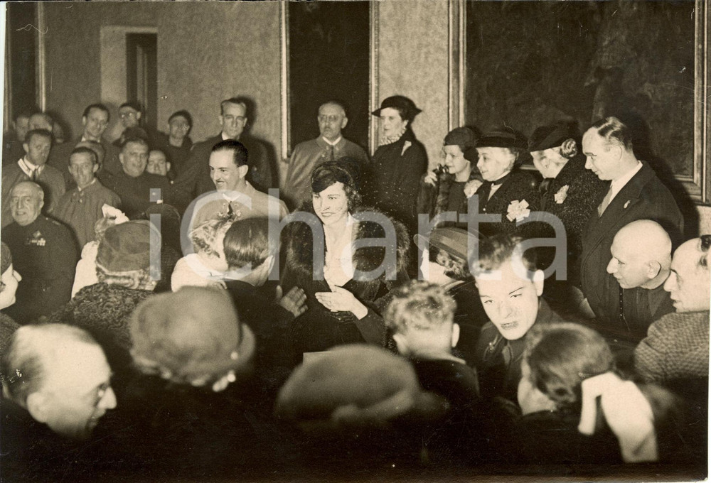 Fotografia d epoca originale 1938 NAPOLI Principi PIEMONTE alla Giornata della Madre e del Fanciullo Foto 1