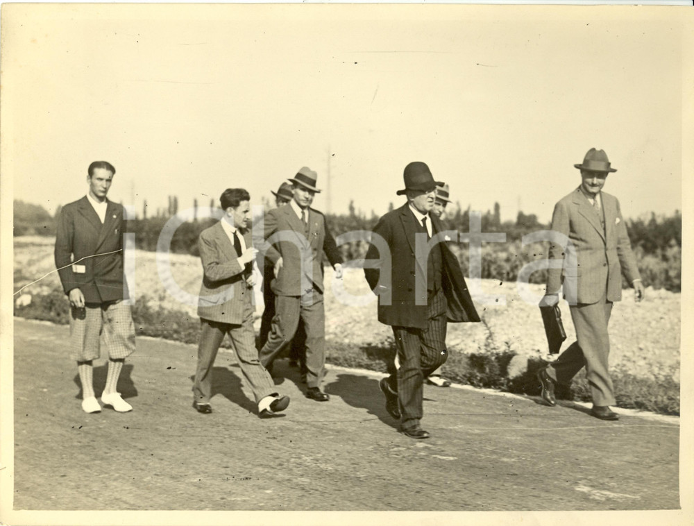 Fotografia d epoca originale 1930 ca BERGAMO? Autostrada BERGAMOBRESCIA  Giornalisti visitano lavori Foto 1