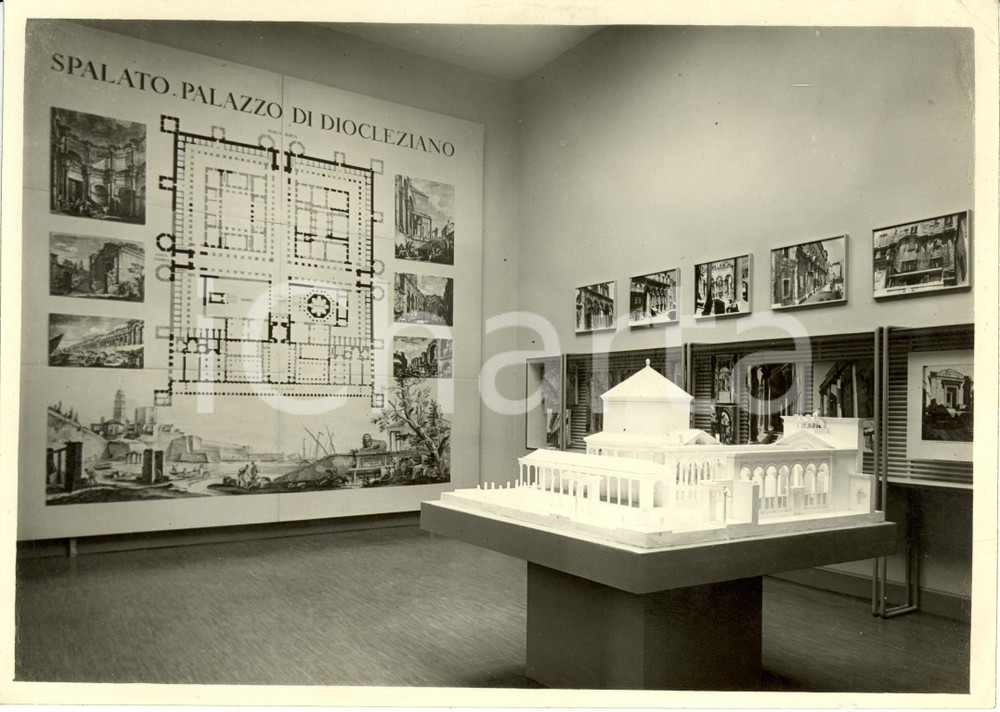 Fotografia d epoca originale 1943 ROMA Mostra Architettura DALMATA  Palazzo DIOCLEZIANO Fotografia 1