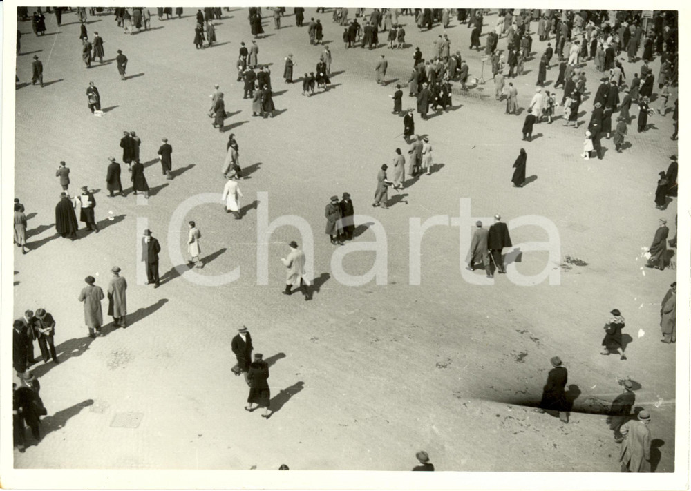 Fotografia d epoca originale 1939 ROMA Piazza SAN PIETRO inusualmente popolata solo da pedoni Fotografia 1