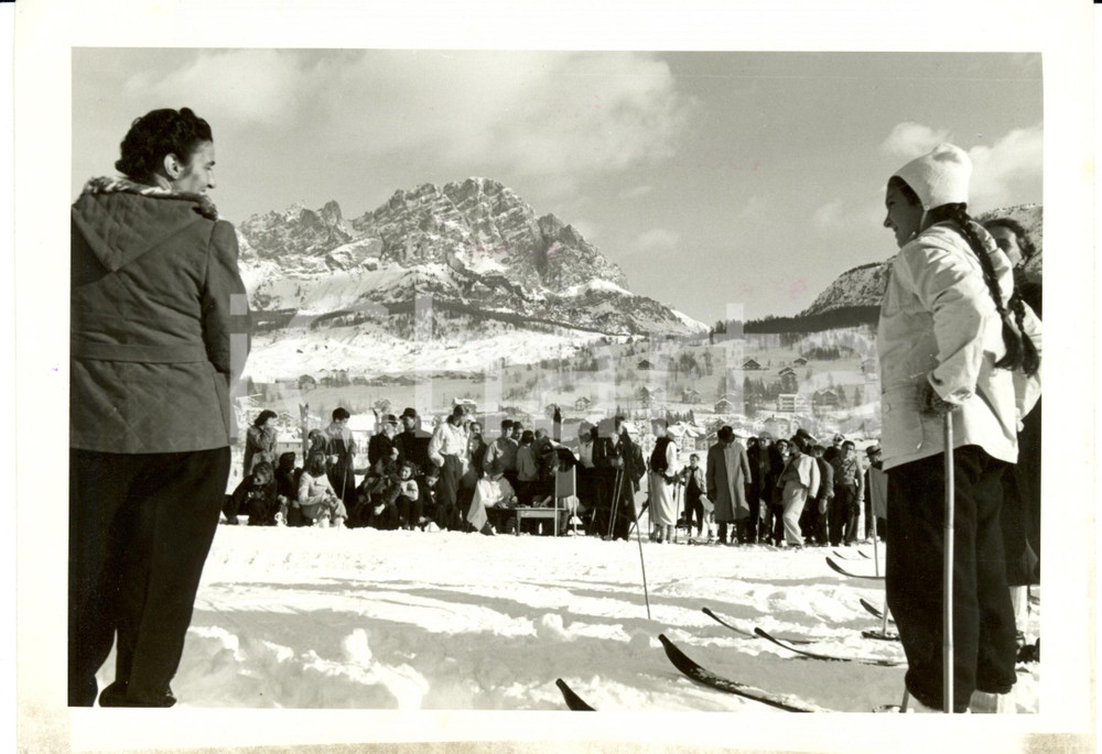 Fotografia d epoca originale 1939 CORTINA D AMPEZZO BL Scuola Nazionale SCI  Allievi prima della gara Foto 1