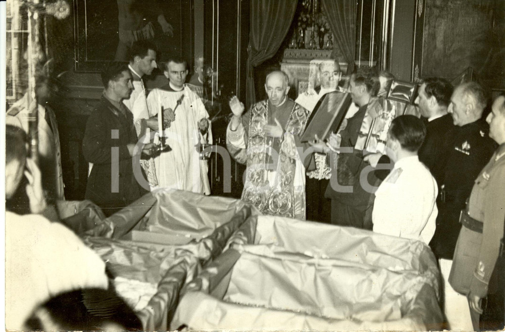 Fotografia d epoca originale 1942 MILANO Ildefonso SCHUSTER benedice medaglie per combattenti Fotografia 1