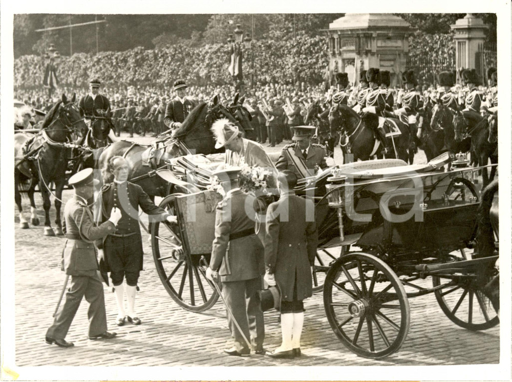 Fotografia d epoca originale 1939 BRUXELLES Regina Guglielmina PAESI BASSI e Re Leopoldo BELGIO in carrozza 1