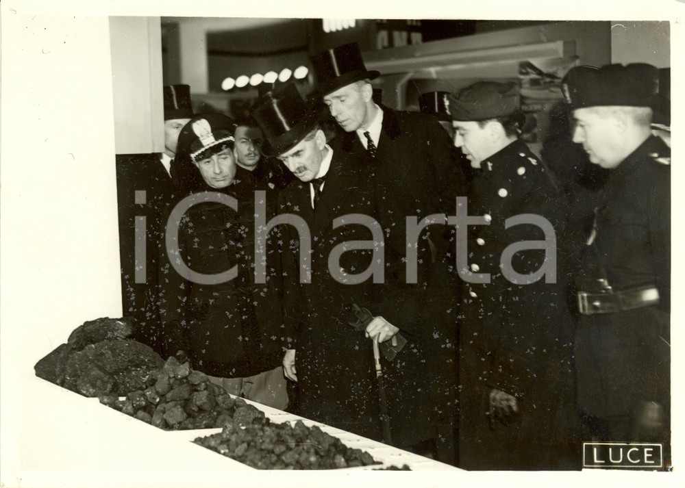 Fotografia d epoca originale 1939 ROMA Achille STARACE Arthur Neville CHAMBERLAIN alla Mostra Minerale Foto 1