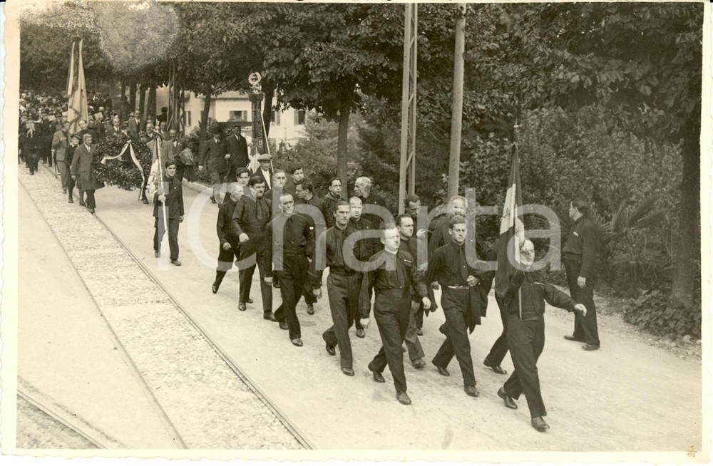 Fotografia d epoca originale 1933 STRESA VB Mutilati della Sezione MILANESE sfilano Fotografia 1