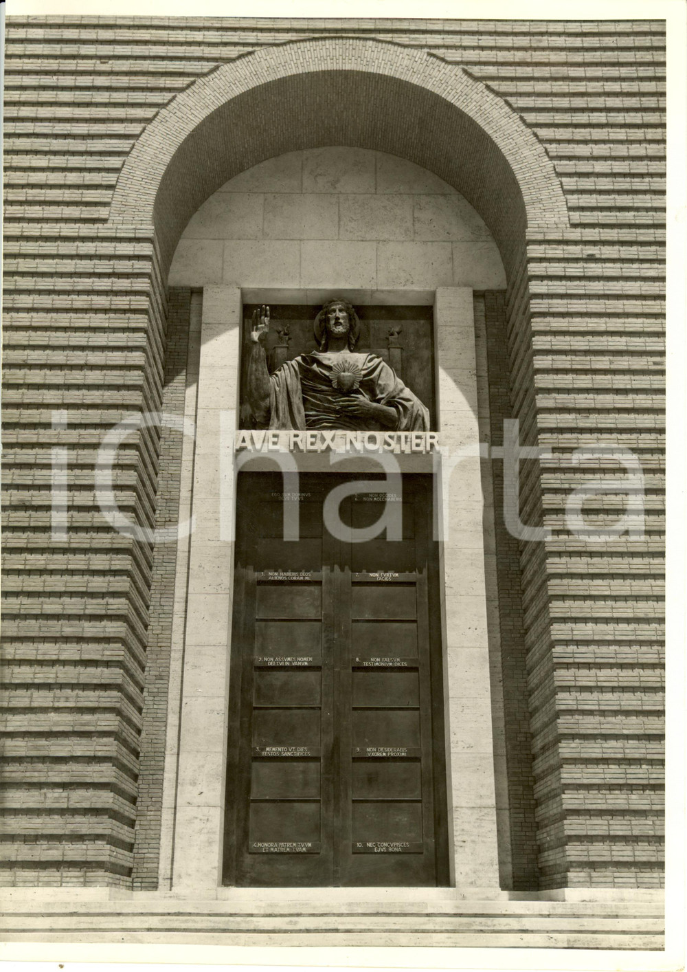 Fotografia d epoca originale 1934 ROMA SACRO CUORE di CRISTO RE Portale con altorilievo Arturo MARTINI Foto 1