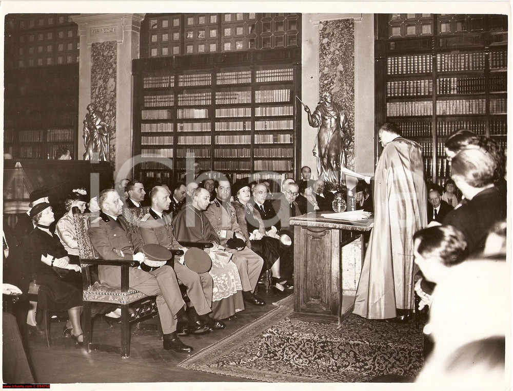 Fotografia d epoca originale 1935 MILANO Biblioteca Ambrosiana Aula Leonardi  Mons. GALBIATI  SCHUSTER Foto 1