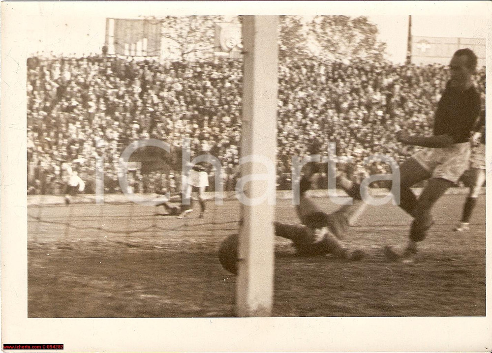 Fotografia d epoca originale 1942 CALCIO Serie A TORINOFIORENTINA Goal Pietro FERRARIS  Foto 18x13 cm 1