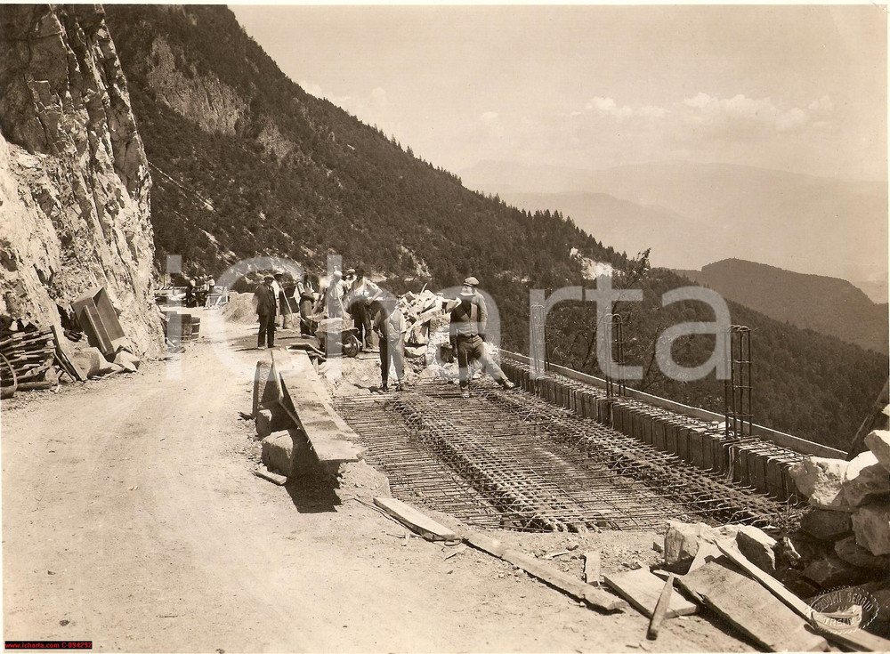 Fotografia d epoca originale 1932 TRENTINO Strada della MENDOLA  Lavori di allargamento Foto PERDOMI 1