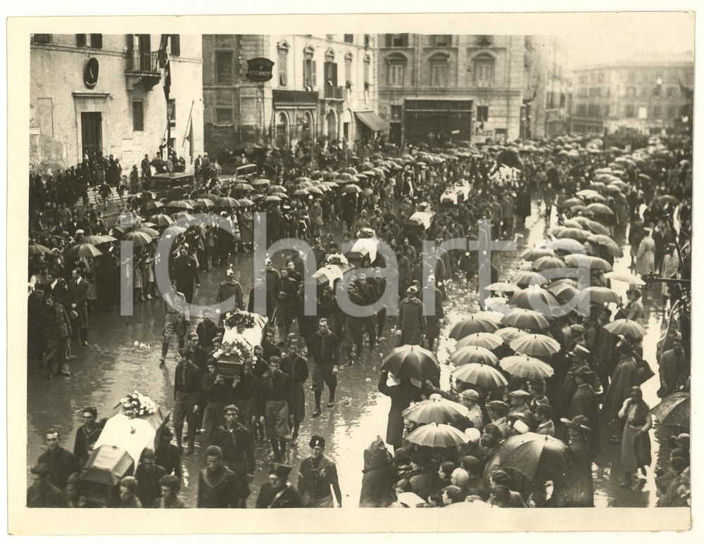Fotografia d epoca originale 1932 CIVITAVECCHIA Corteo funebre undici fascisti vittime FURBARA Fotografia 1