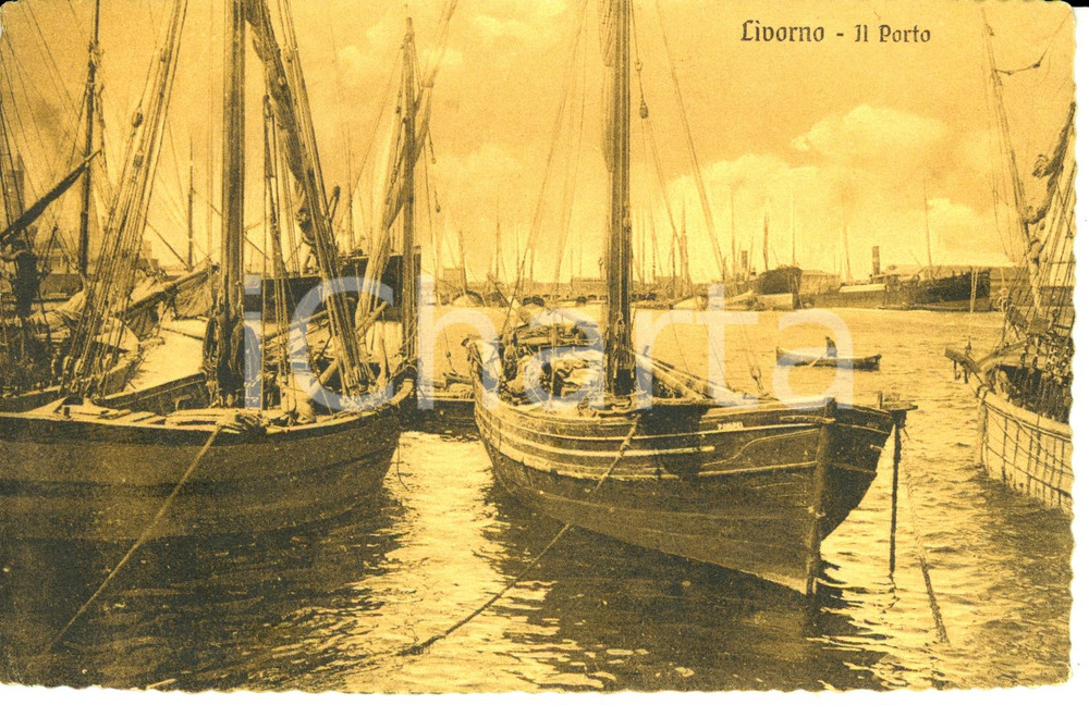 Cartolina originale da collezione 1920 ca LIVORNO Veduta del porto con barche ormeggiate Cartolina FP NV 1
