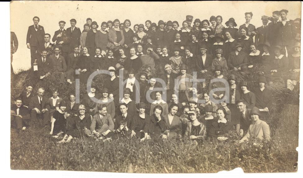Fotografia d epoca originale 1920 ca ALESSANDRIA Studenti Istituto Magistrale nei campi alla CITTADELLA Foto 1