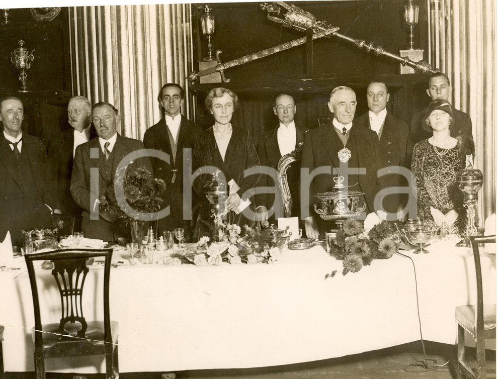 Fotografia d epoca originale 1929 LONDON MANSION HOUSE James Henry THOMAS riceve il NATIONAL SAVINGS MOVEMENT 1