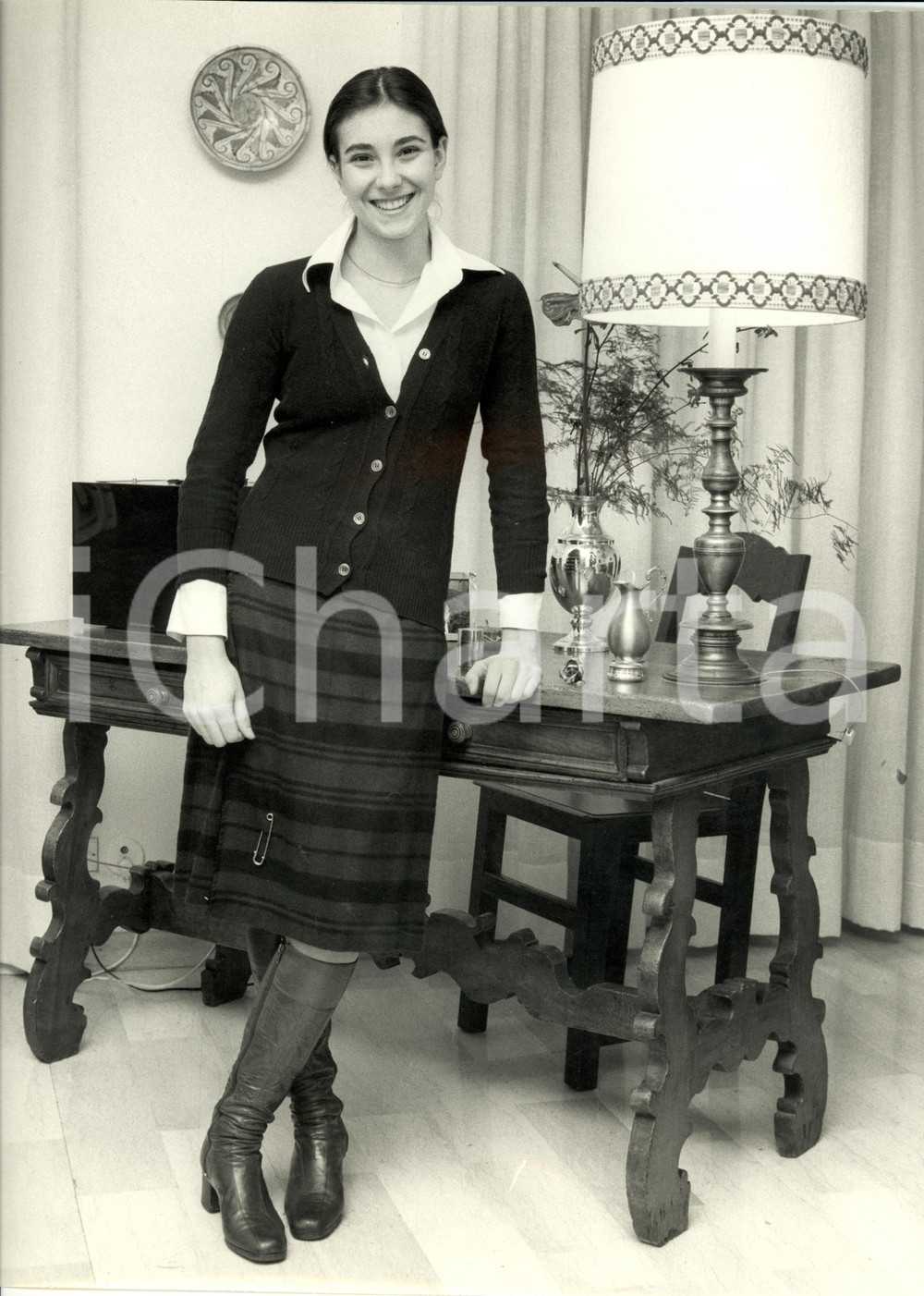 Fotografia d epoca originale 1980 ca TENNIS Campionessa Manuela ZONI nella sua casa Fotografia 24 x 30 cm 1